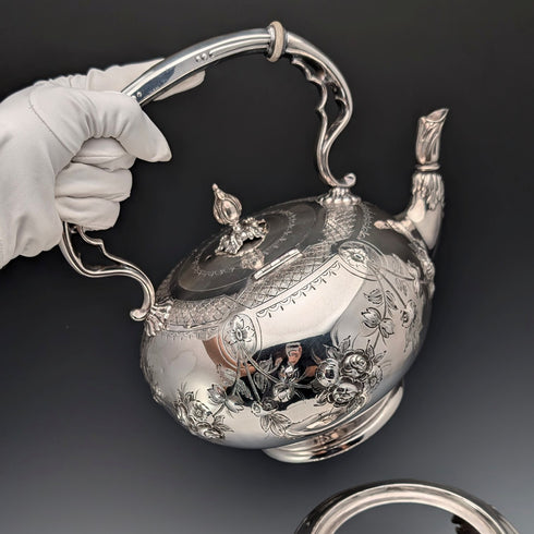 約 1900 年英國古董銀盤茶壺套裝,由 WW Harrison & Co. 製造。